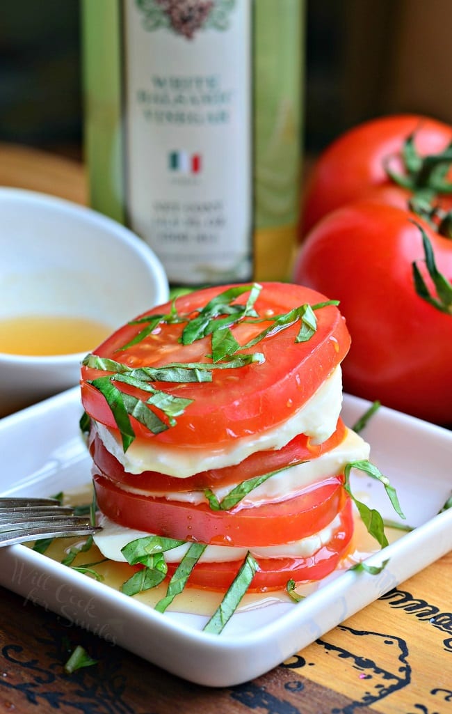 Are there any good gluten-free Caprese balsamic salad recipes?