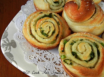pesto bread rolls on a plate 