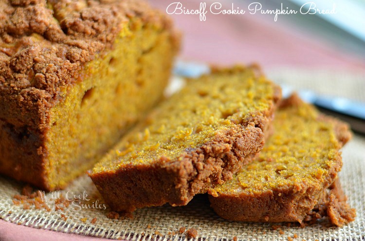 Biscoff Cookie Pumpkin Bread 4 (c) willcookforsmiles.com #pumpkin #bread