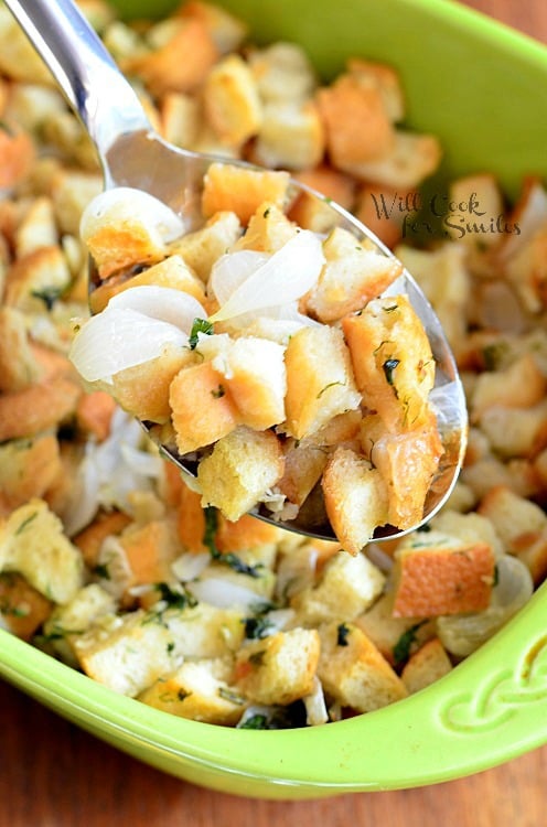 Easy Italian Herb Stuffing 3 from willcookforsmiles.com #stuffing #sidedish