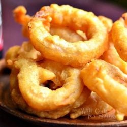 plate of beer batter onion rings