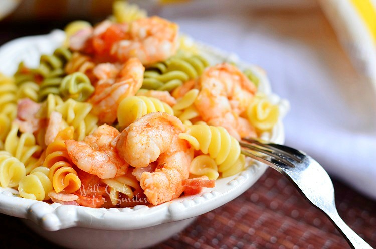 Chipotle Shrimp Bacon & Tomato in a Bowl 