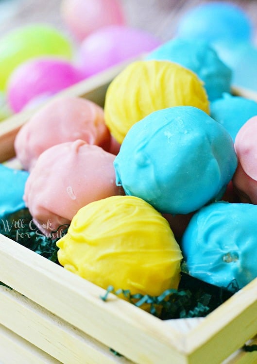 Easter Marshmallow Oreo Truffles in a wood box 