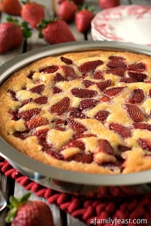 Strawberry tarte with strawberries cooked into it 