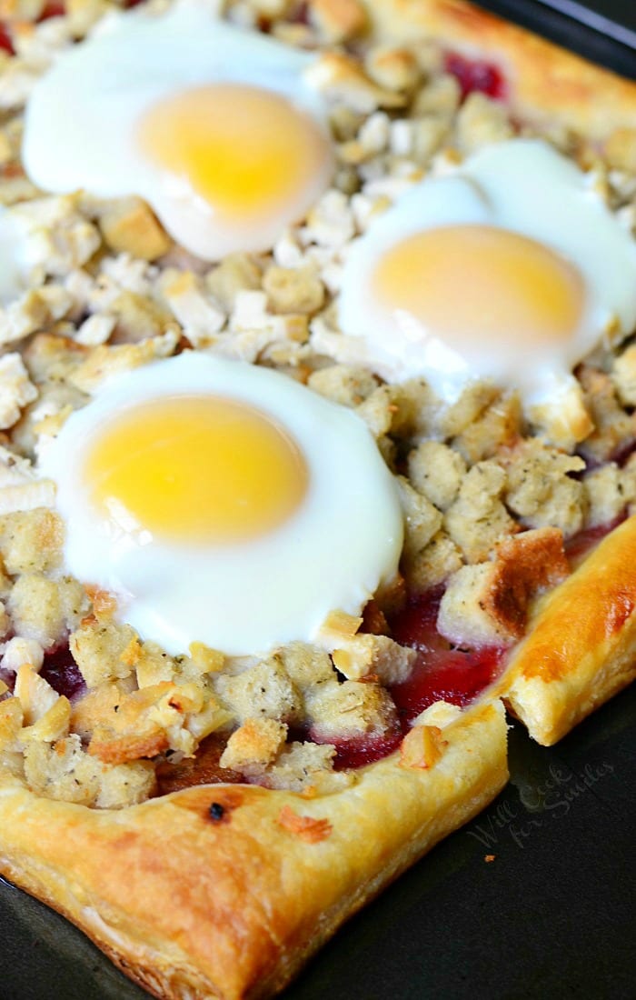 Thanksgiving Leftovers Tart (Turkey, Stuffing, Cranberry and Egg Tart) | from willcookforsmiles.com