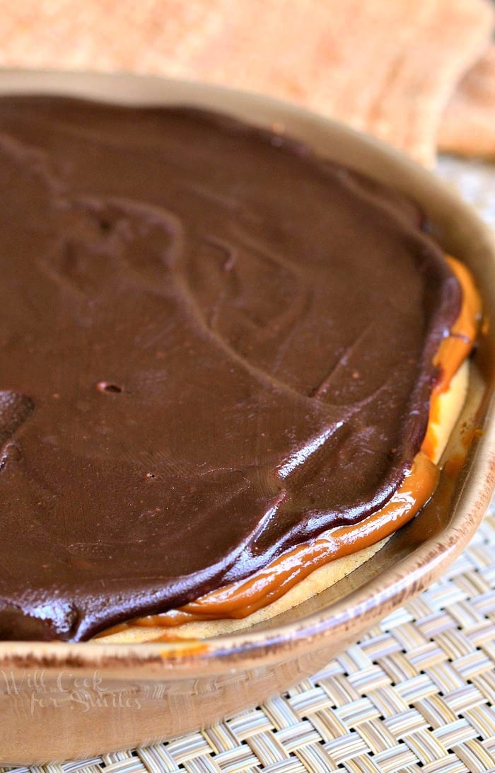 Twix Cheesecake Pie in a pie pan 