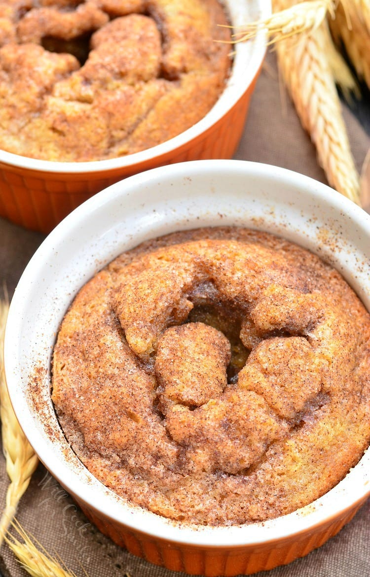 Pumpkin Spice Blondies in a ramekin top view 