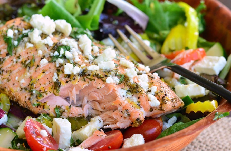 https://www.willcookforsmiles.com/wp-content/uploads/2017/03/Greek-Salmon-Salad-4.jpg