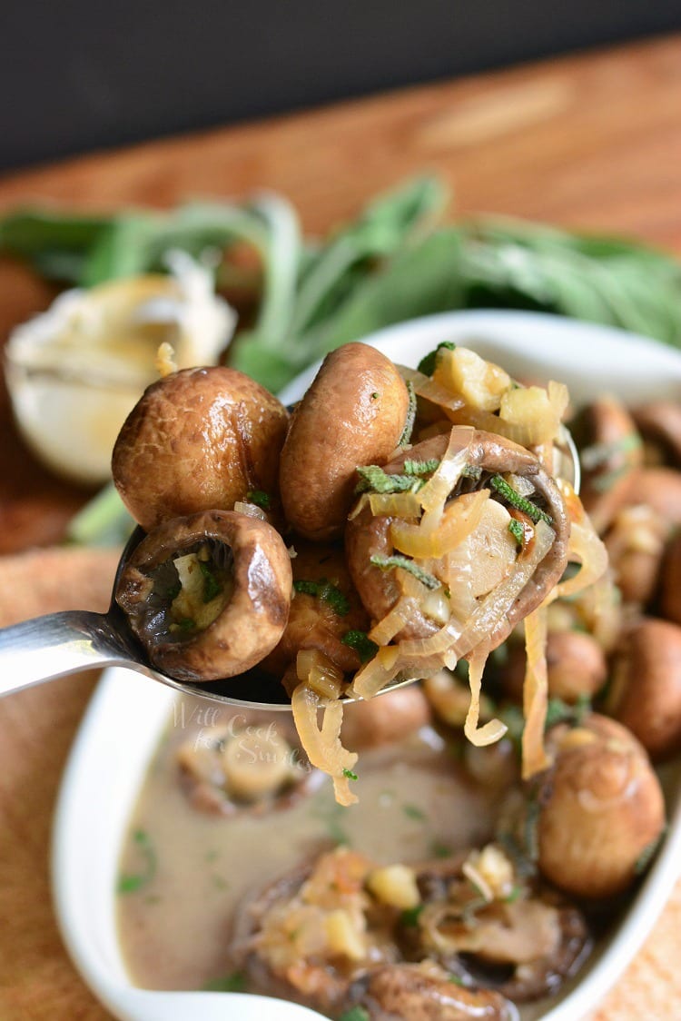 Mushrooms with Garlic and Sage in White Wine Sauce. from willcookforsmiles.com #mushroomrecipe