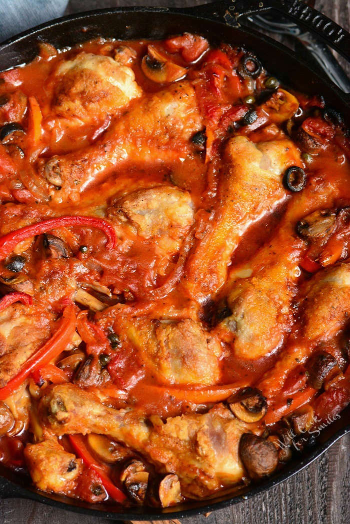Chicken Cacciatore in a pan 