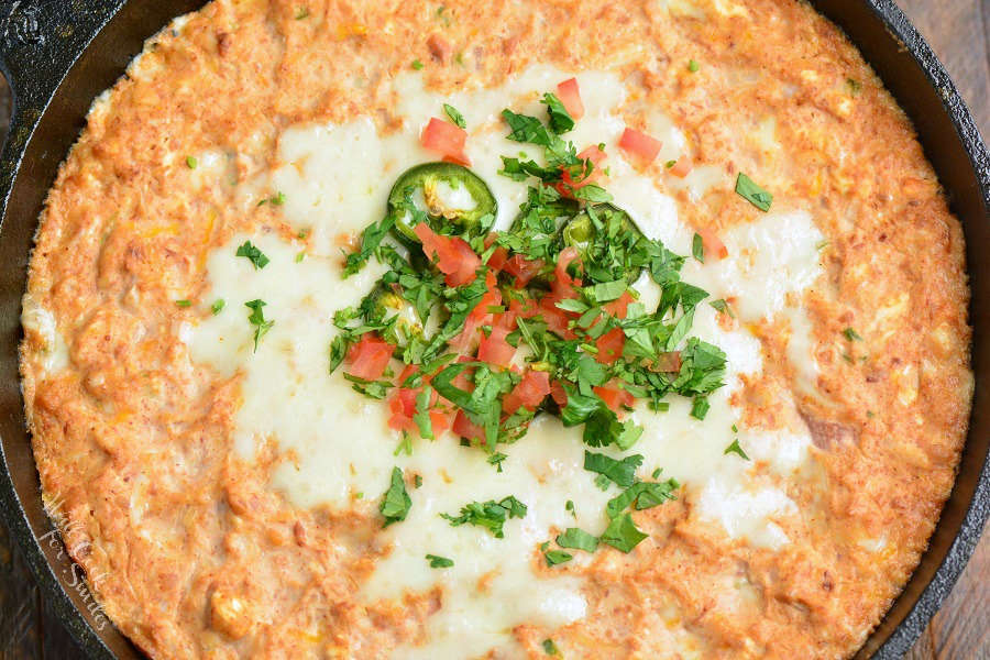 baked bean dip top view in the skillet.