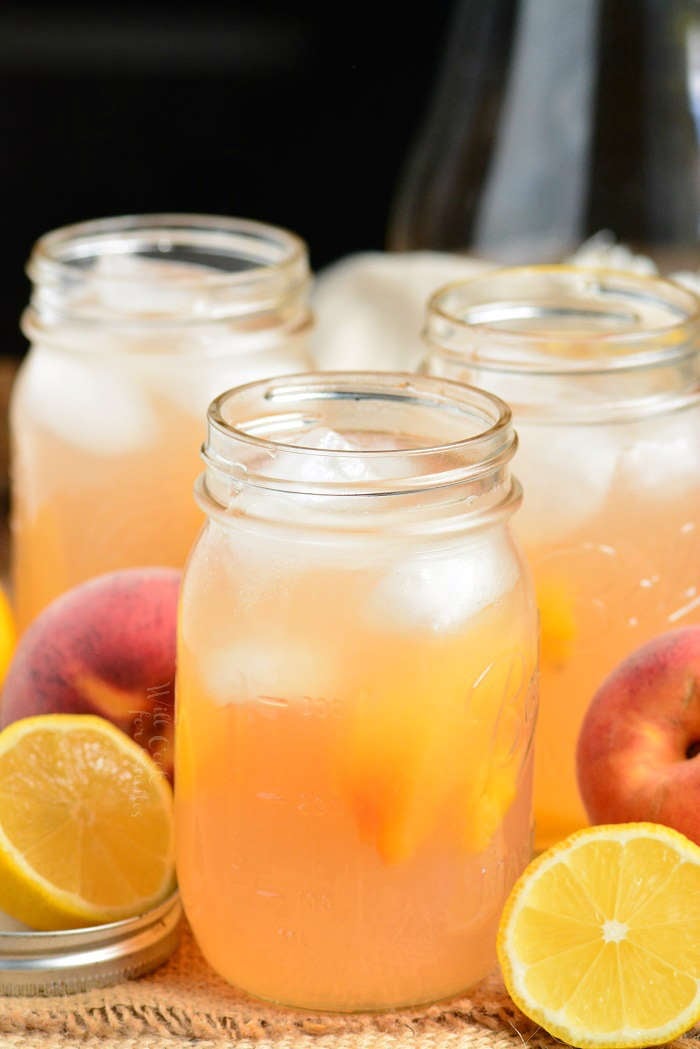 easy peach lemonade in 3 mason jars 