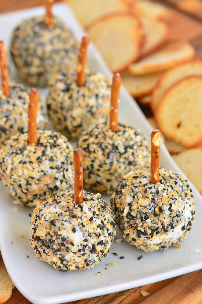min cheese balls on the plate