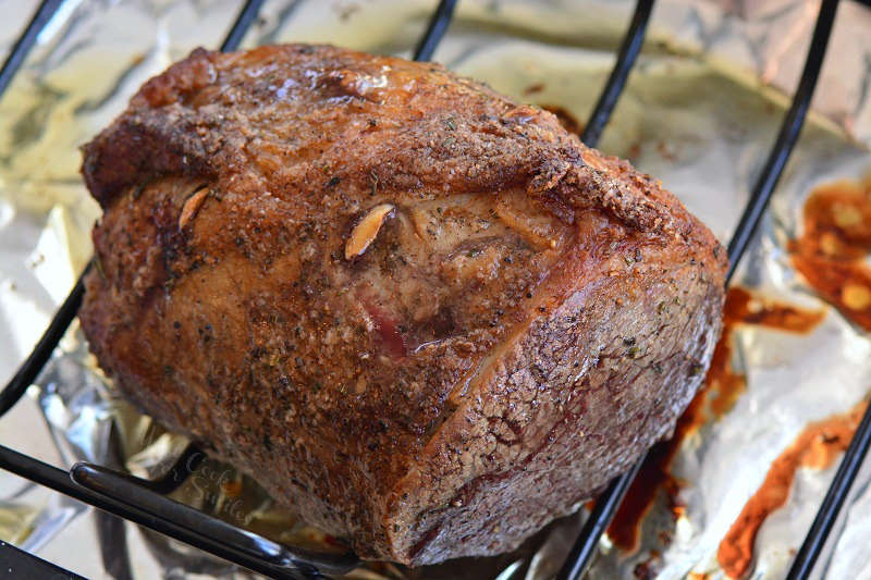 roast beef on the roasting pan