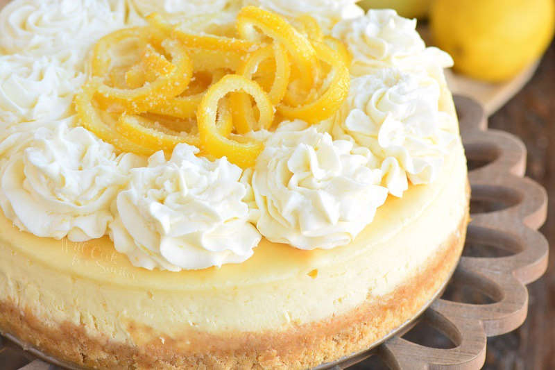 horizontal picture of the cheesecake