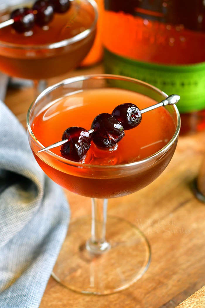 Manhattan {Drink Recipe} - Erren's Kitchen