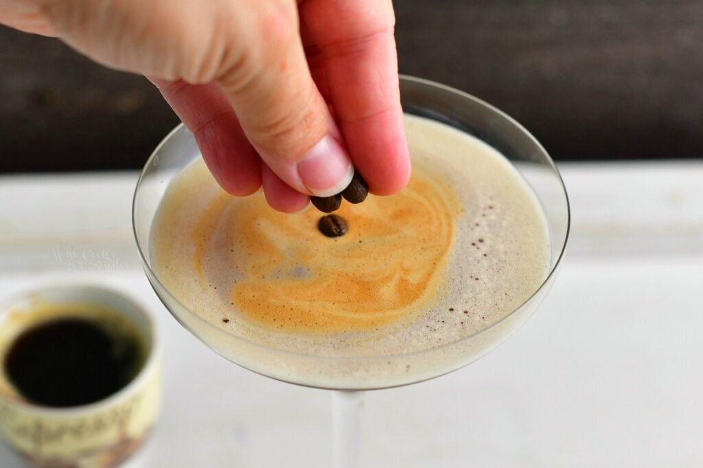 https://www.willcookforsmiles.com/wp-content/uploads/2020/09/Espresso-Martini-4-1024x682.jpg