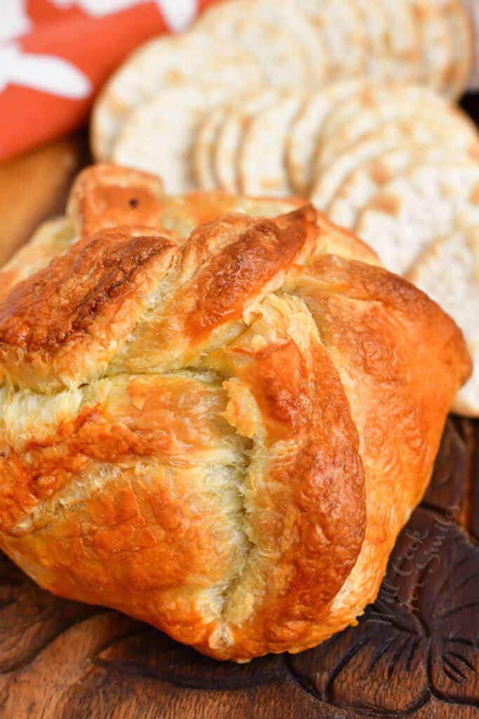closeup image: baked brie in puff pastry