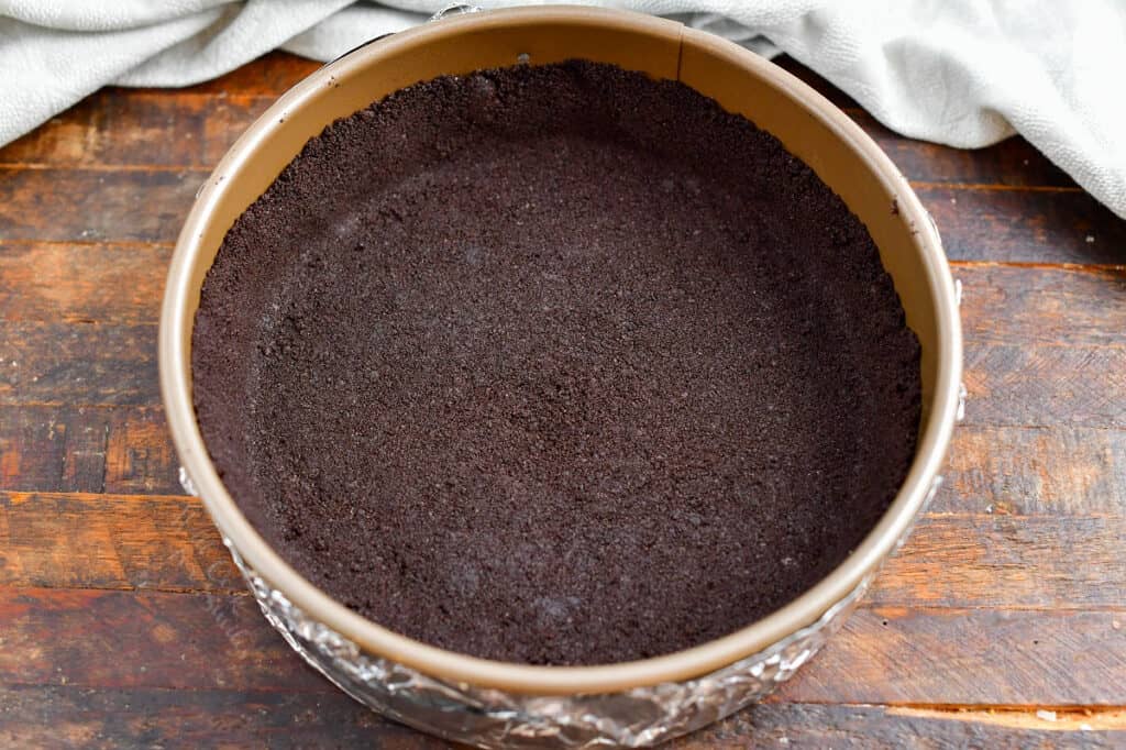 chocolate cookie crust for baked cheesecake recipe