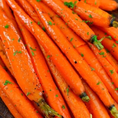 closeup of glazed roasted carrots on a plate