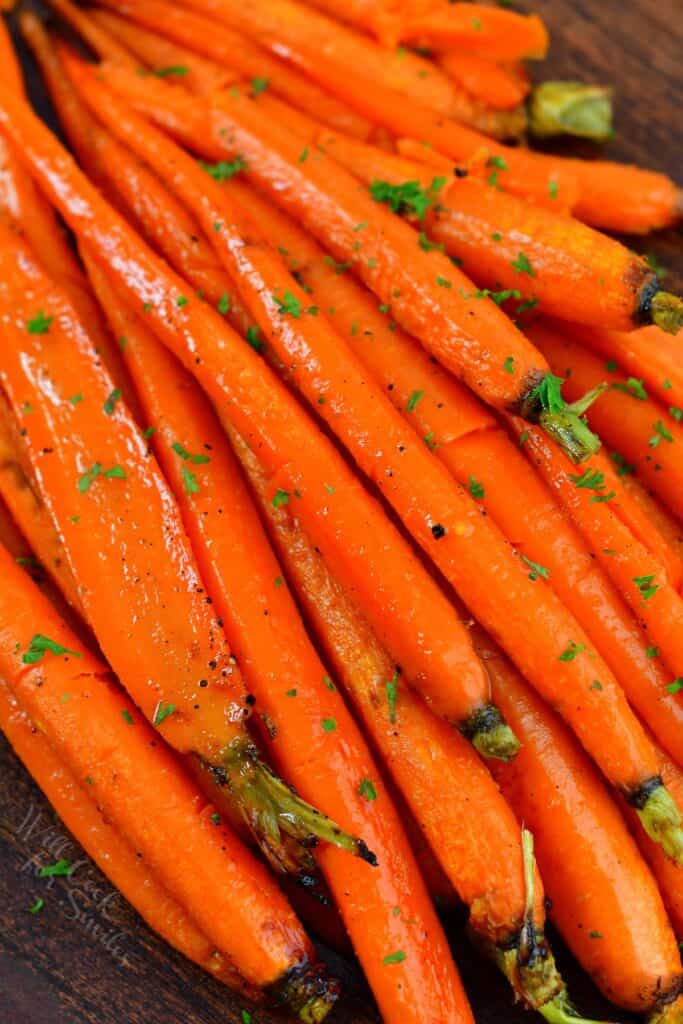closeup of glazed roasted carrots on a plate