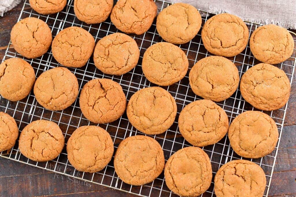 top view of rows of cookies on the cooling wire rack