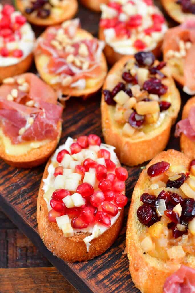 closeup of pomegranate pear crostini