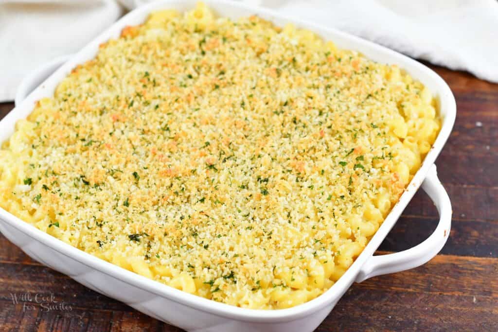 baked mac and cheese with crunchy parmesan topping