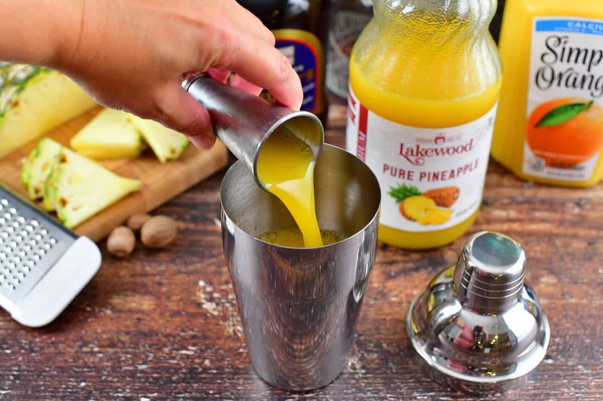 adding pineapple juice