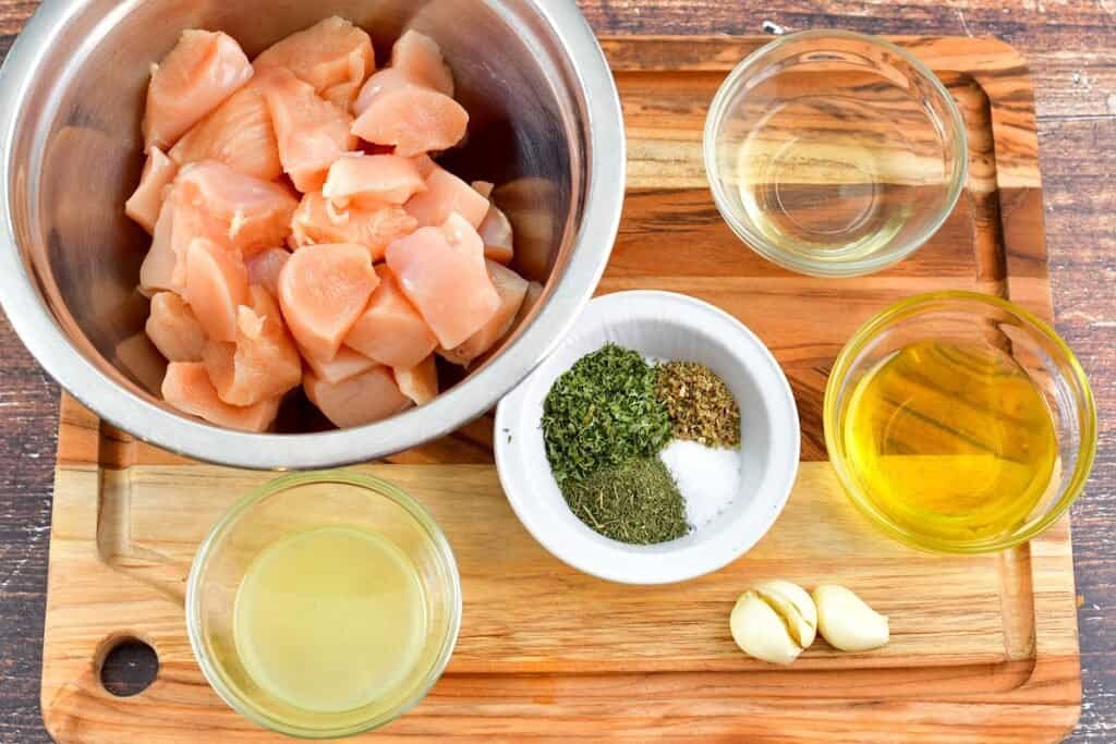 ingredients for marinating chicken souvlaki