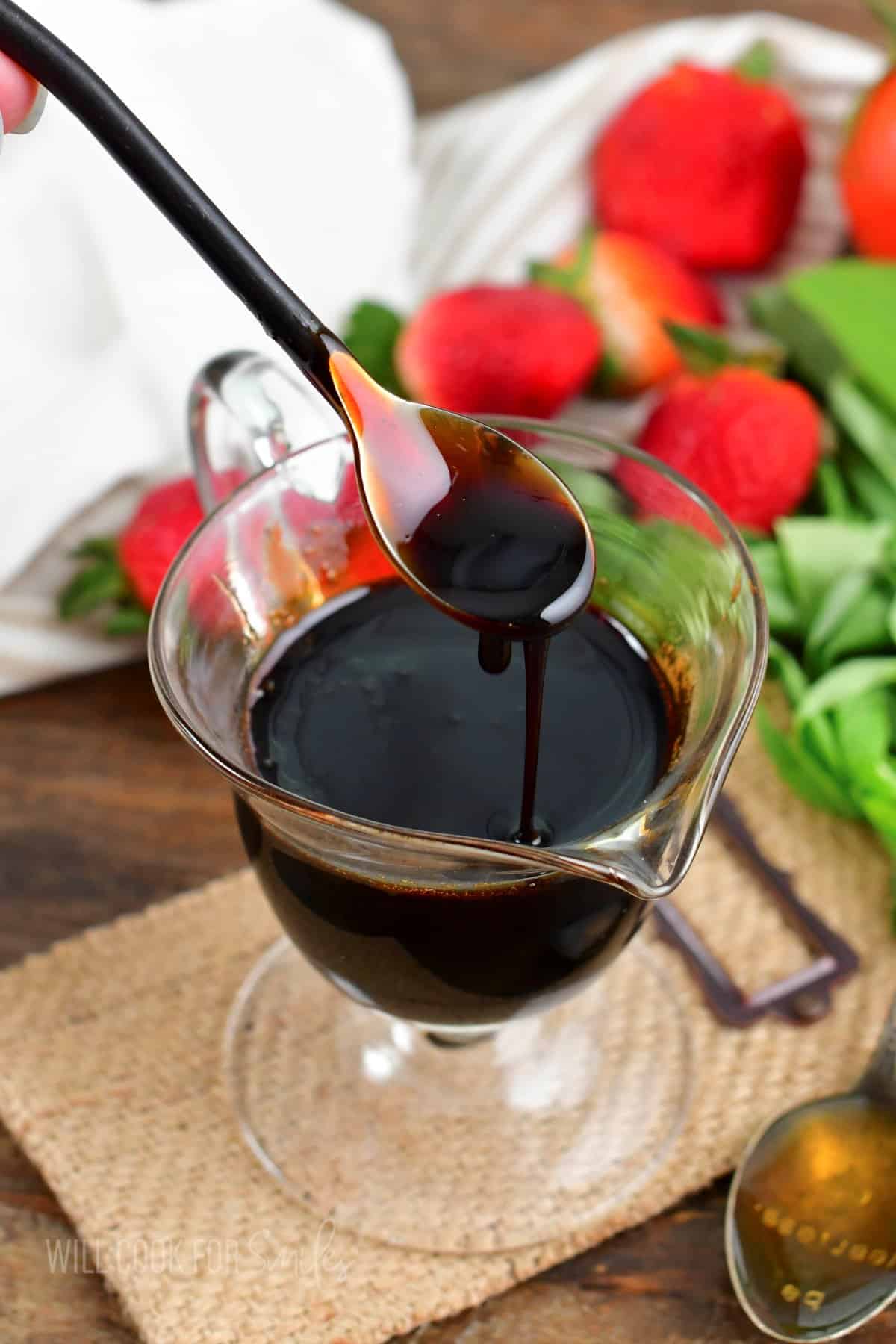 How to Make Balsamic Glaze Reduction {Sauce} - FeelGoodFoodie