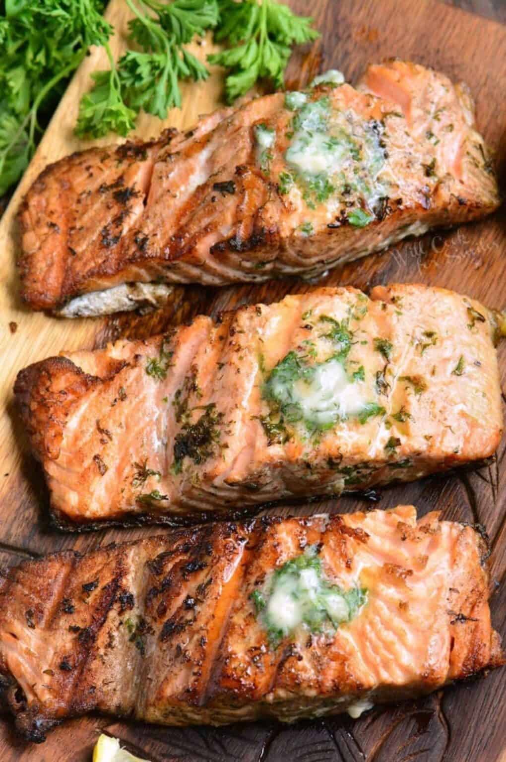 Grilled Salmon with Garlic Butter